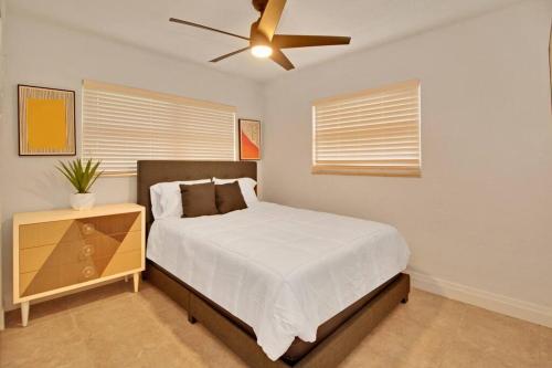 Royal Palm Oasis-Pool,King Suite,Quiet,Beach 5miis in Fort Lauderdale, USA