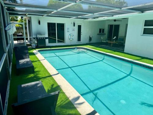 Royal Palm Oasis-Pool,King Suite,Quiet,Beach 5miis in Fort Lauderdale, USA
