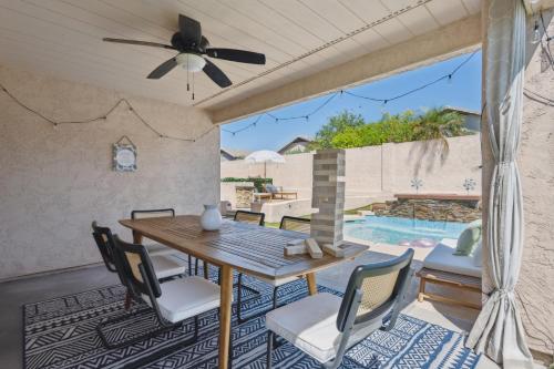 Chic Desert Retreat - Lush Spa Pool - Mini Golf in Desert View Village
