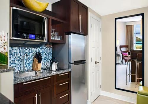 Konyha, Beautiful resort setting with amazing amenities in this Studio Apt in Cruz Bay
