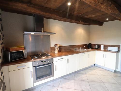 Maison de caractère rénovée près du lac de Sarrans - 5 pers, jardin, cheminée, internet - FR-1-742-256 Maison de caractère rénovée près du lac de Sarrans - 5 pers, jardin, cheminée, internet - FR-1-742-256