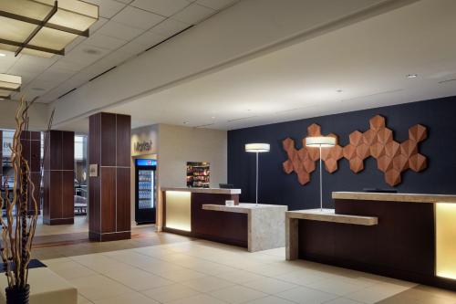 大堂, 明尼阿波利斯西南萬豪酒店 (Minneapolis Marriott Southwest) in 明尼蘇達明尼唐卡 (MN)
