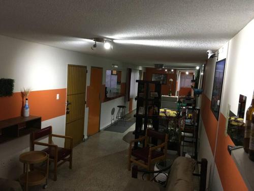 3 Air Conditioned brs with Office Area, Gated Parking and Free Mini Pool Table in León, Mexico