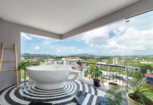 Balcony/terrace, The Blue Hotel in Chalong