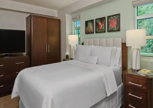 Beach fun with the family in this resort 3BD with onsite activities pool, kids room, and more, Cruz Bay (foto 3)