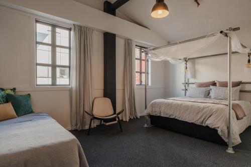 Central City Loft - Sleeps 10