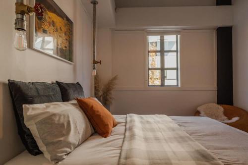 Central City Loft - Sleeps 10