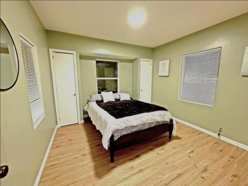 Cozy 2-Bedroom, 1-Bathroom Haven in Tulsa! in Tulsa, USA