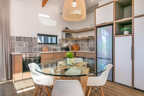 Létesítmények, Sunny Double Volume Penthouse, All Ensuite in Thesens Sziget