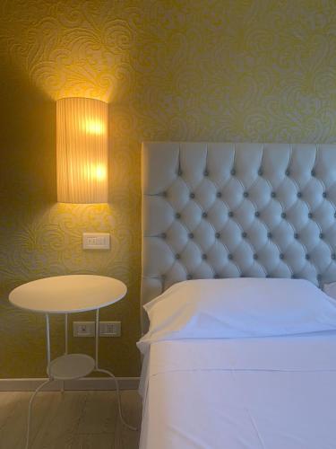 Double or Twin Room image 7