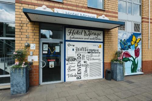 Hotel Mirage - image 7
