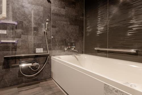 NC Square Shinjuku -All Suite Residence- - 화장실