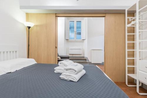 One-Bedroom Apartment image 5
