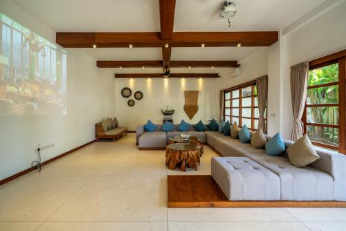 Villa Sumba - Tap to explore photos