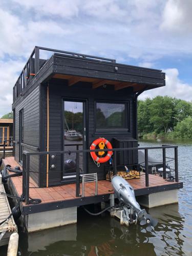 Tiny-Hausboot LIKEDEELER mit Dachterasse und Kamin, Hamburgo (foto 2)