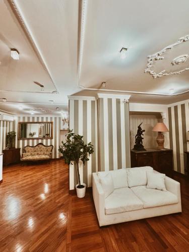 Residenza Tritone Luxury Guest House Trevi Fountain, Rome (photo 2)