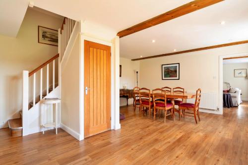 Facilities, Finest Retreats - The Old Granary in Hurstbourne Priors