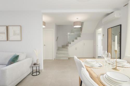 Townhouse recently renovated and 200m from La Cala beach in Mijas Costa - image 4