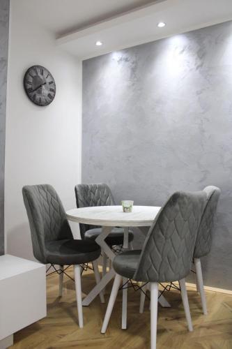 . IN SILVER Apartman