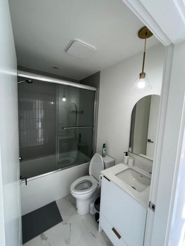 Cozy Modern 1BR Private Entrance in Vancouver, Canada