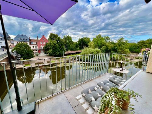 Wohntraum am Wasser und den Brückenhäusern I 3BR I Flussblick I Zentral I Parkhaus I helloYOU apartments x BRIGHT Collection in Bad Kreuznach, Deutschland