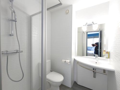 Kyriad Direct Grenoble - Hôtel des Alpes - image 3