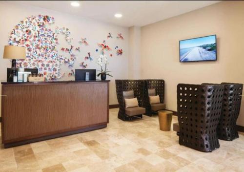 Vestabils, Family Fun by Sea of Cortez in this resort 2BD condo with resort amenities pool and spa kids club in Guerrero Negro