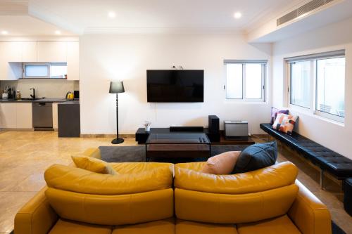 Spacious Luxury Home Near Sydney Airport, CBD & Beaches