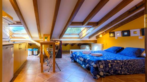 2 bedrooms, 4 beds