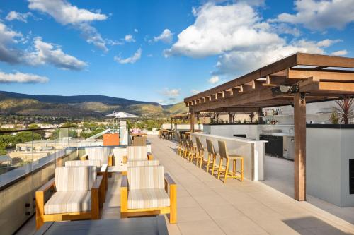 المرافق, Four Points by Sheraton Penticton at the Convention Centre in Penticton City Center