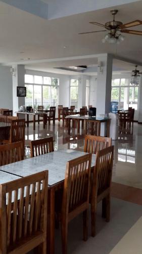 Restaurant, Bannduangkamol  in Samo Khae