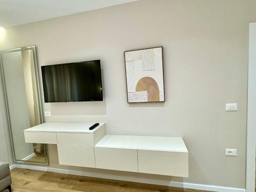 E&R Apartments at Myslym Shyri, Tirana