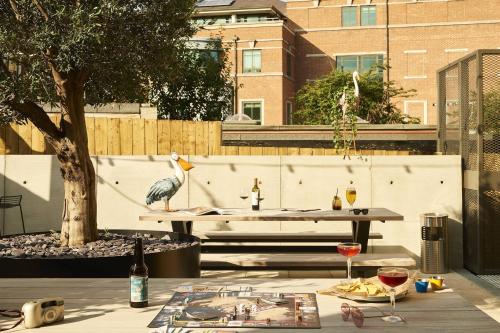 Moxy York - image 13