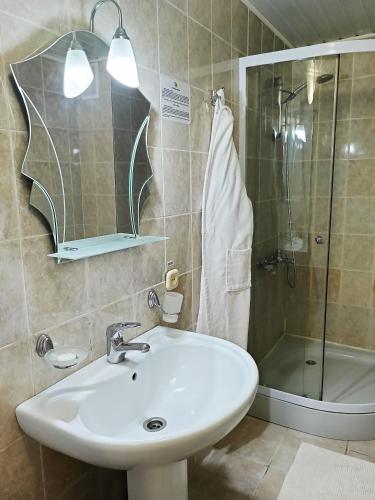 阿克套 Жеруиык Отель 3星级 酒店 套房