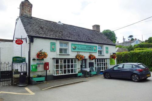 Shops, Finest Retreats - Old Lanvean Cottage in St Mawgan