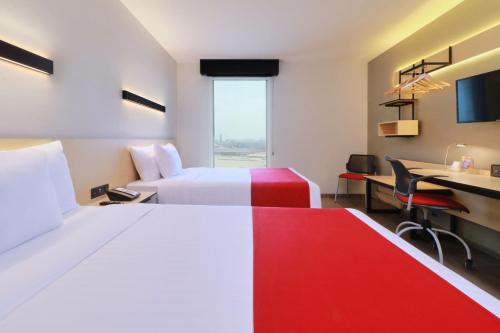 Double Room with Two Double Beds image 5