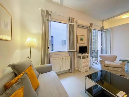 One-Bedroom Apartment image 1