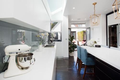 Chic urban designer terrace - image 8