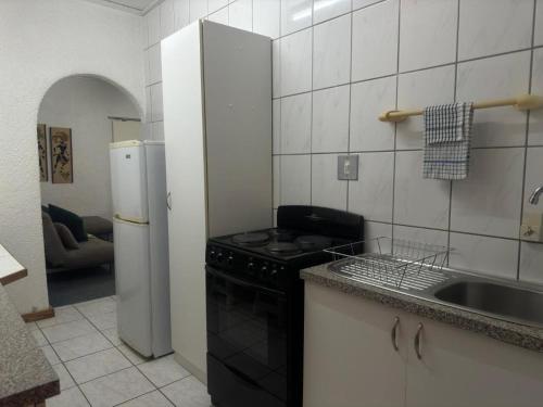 dapur, Busa House One bedroom Unit in White River AH Ext 1