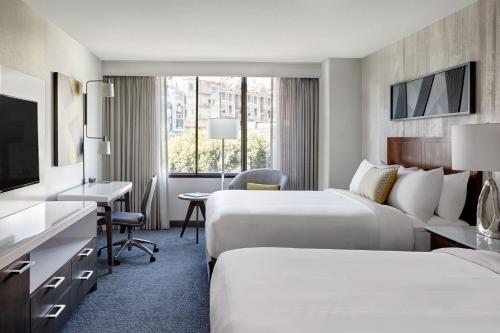 Queen Room with Two Queen Beds room in San Francisco Marriott Fisherman's Wharf