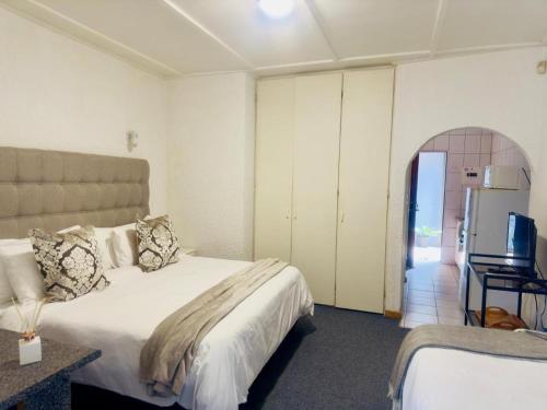 Busa House - Triple Room, White River