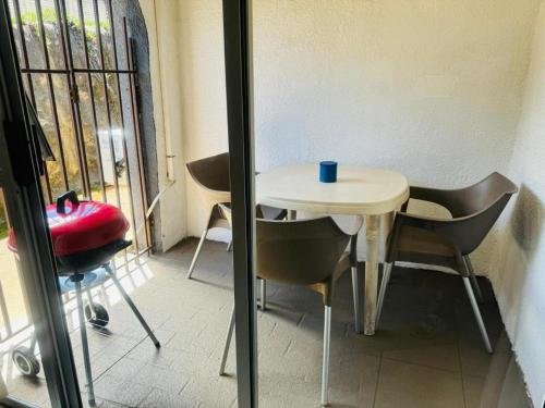 Fasiliti, Busa House - Self catering guest house. in White River AH Ext 1