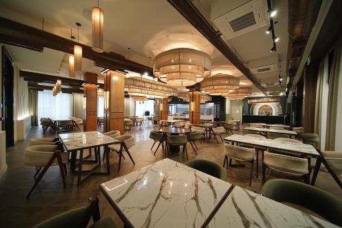 Restaurant, Dili Town Resort and Spa in Dilijan