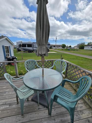 Iekārtas, Cozy cottage with private beach access in Beaubassin East (NB)