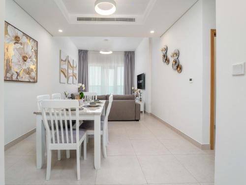 Prime location 1BR oasis with patio & pool, The Bay, Дубай (фото 3)