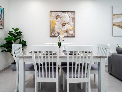 Prime location 1BR oasis with patio & pool, The Bay, Дубай (фото 5)