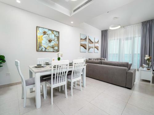 Prime location 1BR oasis with patio & pool, The Bay, Дубай (фото 8)
