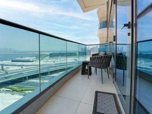 Prime location 1BR oasis with patio & pool, The Bay, Дубай (фото 7)