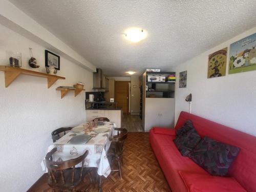 Studio ensoleillé avec balcon au centre de Montgenèvre, proche commodités et pistes - FR-1-266-128 - Apartment - Montgenèvre