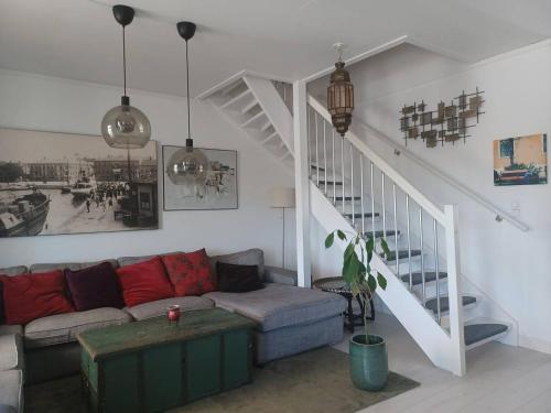 Familjevänligt eget boende i populärt och lugnt bostadsområde i central Strömstad (Familjevanligt eget boende i populart och lugnt bostadsomrade i central Stromstad) in Tången